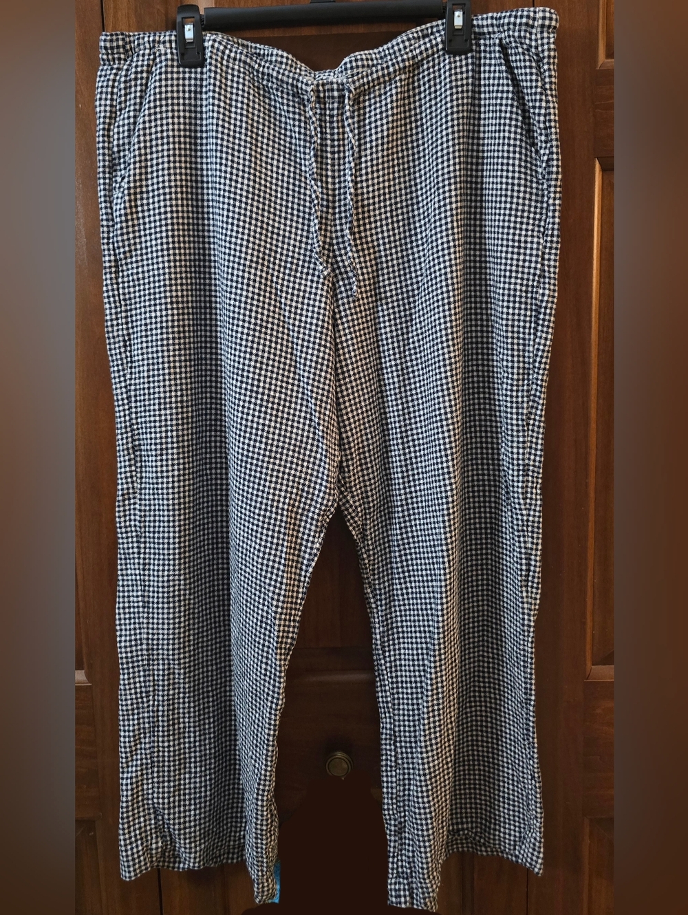 Black & White Gingham Hollister Drawstring Capri Pants
